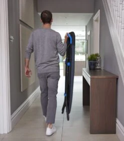 Joseph Joseph - Glide - Strijkplank - Opvouwbaar - Ophangbaar - In Hoogte Verstelbaar - Donkerblauw -Aanbiedingen Frothwerk Winkel 1054x1200 1