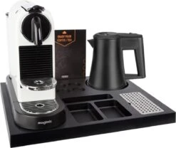 Hospitality Tray Roootz Venezia Inclusief Waterkoker En Leaflet - Capsulehouder Nespresso - Koffie Tray - Hittebestendig ABS -Aanbiedingen Frothwerk Winkel 1200x1009