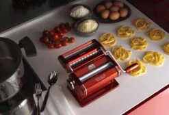 Marcato Atlas 150 Wellness Color Pastamachine - Rood -Aanbiedingen Frothwerk Winkel 1200x815 1