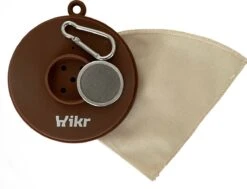 Hikr® Herbruikbare Koffiefilter - Incl. Gratis Katoenen Koffiefilter! - Filter Zonder Papier - Herbruikbaar - Opvouwbaar - Camping & Outdoor - Nr 4 Koffiefilterhouder -Aanbiedingen Frothwerk Winkel 1200x919