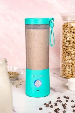 Blendjet 2 - Portable Blender - Blender To Go - Draadloze Blender - Draagbare Blender - Smoothie Maker - USB-C Oplaadbaar - 475 ML - Mint -Aanbiedingen Frothwerk Winkel 800x1200 1